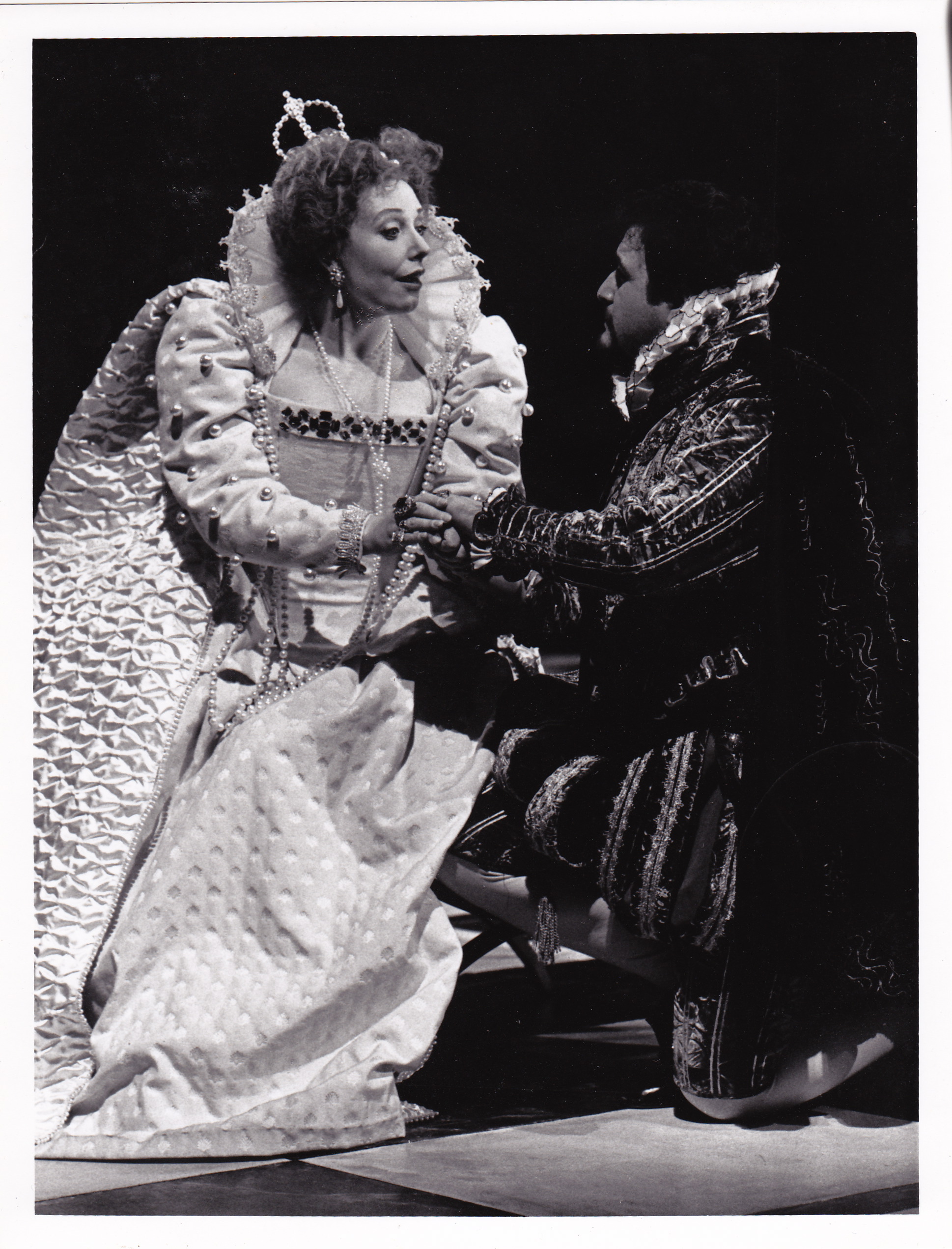 about-img1 Clare Martin as Queen Elisabetta in Roberto Devereux RNCM
